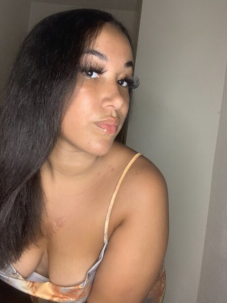 Foto di nudo di fuga di OnlyFans di Goddess Onabella