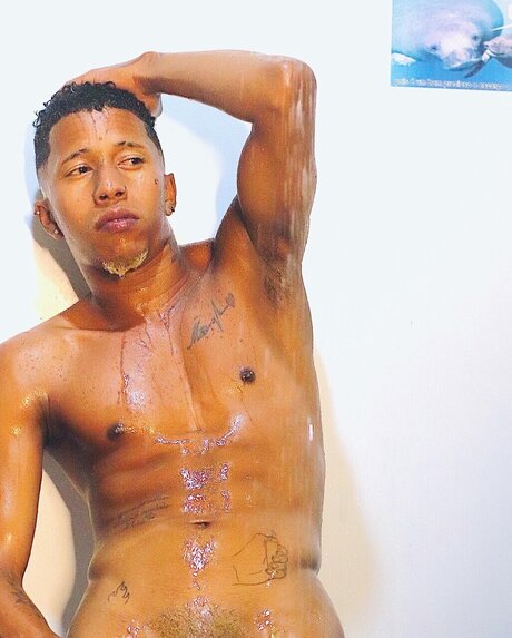 Foto di nudo di fuga di OnlyFans di Elyelsonnofc