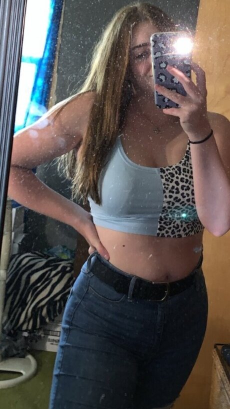 Foto di nudo di fuga di OnlyFans di Hope Garling