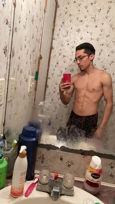 Foto di nudo di fuga di OnlyFans di Miguel Esquivel