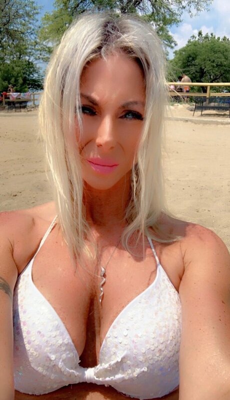 Foto di nudo di fuga di OnlyFans di Sexy Michigan Girl