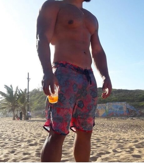 Foto di nudo di fuga di OnlyFans di Daddy2tone