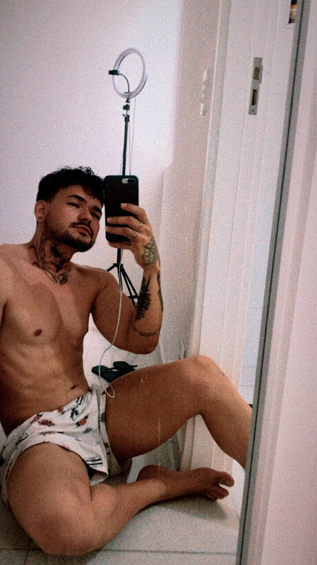 Foto di nudo di fuga di OnlyFans di Lillo Sillveira