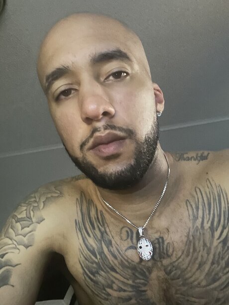 Foto di nudo di fuga di OnlyFans di Bigmontana9