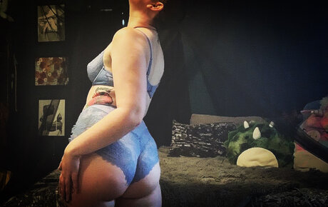 Foto di nudo di fuga di OnlyFans di Elizabeth