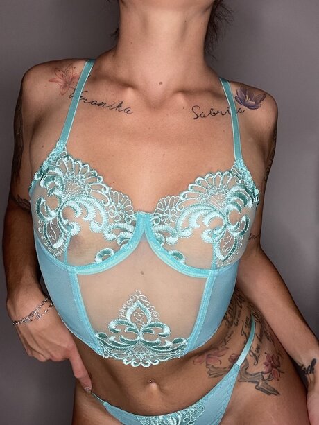 Foto di nudo di fuga di OnlyFans di Hailee Heart