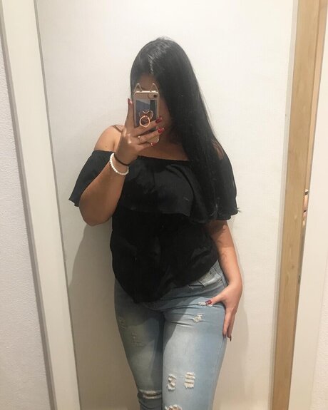Foto di nudo di fuga di OnlyFans di Nikol Hrub