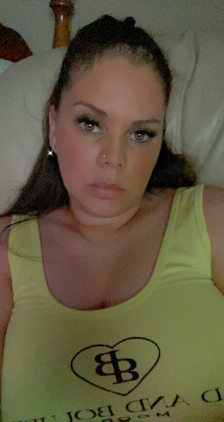 Foto di nudo di fuga di OnlyFans di Karina