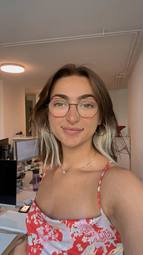 Foto di nudo di fuga di OnlyFans di Ella