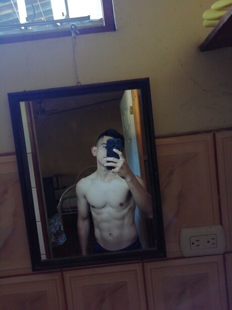 Foto di nudo di fuga di OnlyFans di Mario