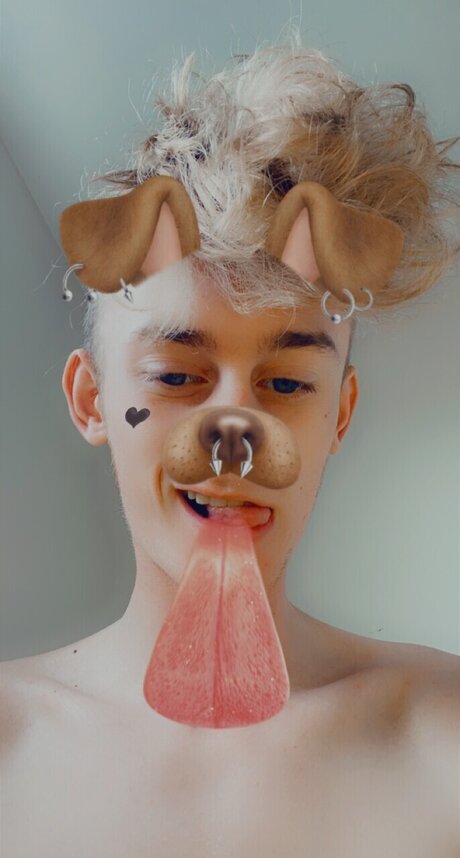 Foto di nudo di fuga di OnlyFans di Adam