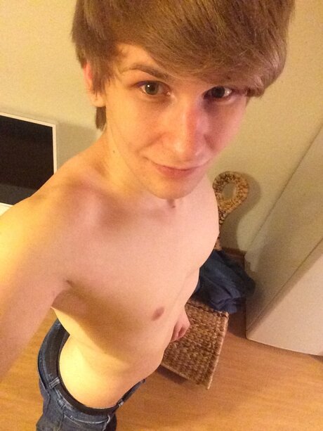 Foto di nudo di fuga di OnlyFans di Dennis
