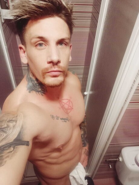 Foto di nudo di fuga di OnlyFans di Luis