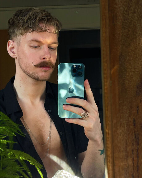 Foto di nudo di fuga di OnlyFans di Chris