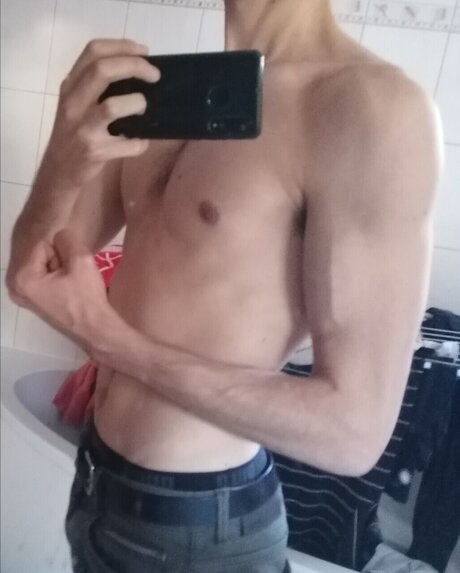 Foto di nudo di fuga di OnlyFans di Lucky Sins