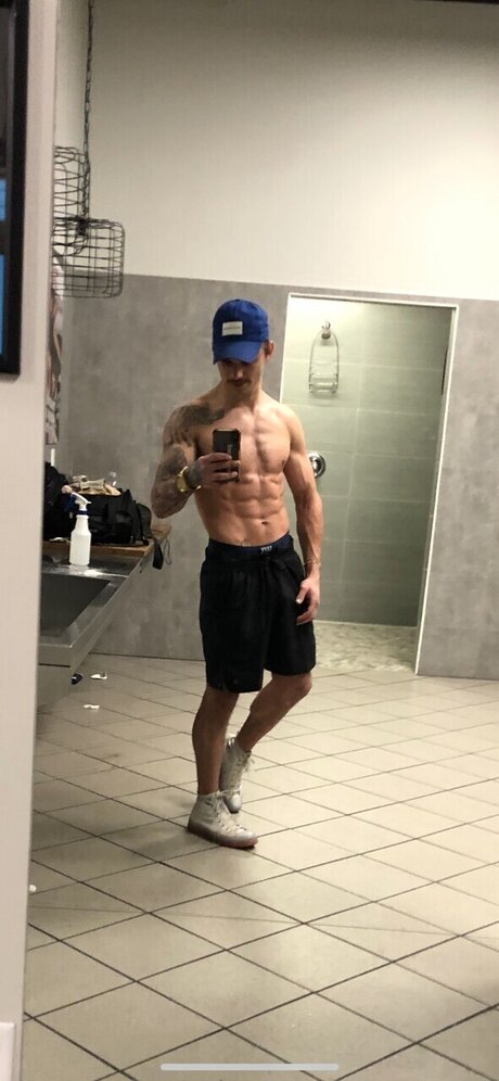 Foto di nudo di fuga di OnlyFans di Krue