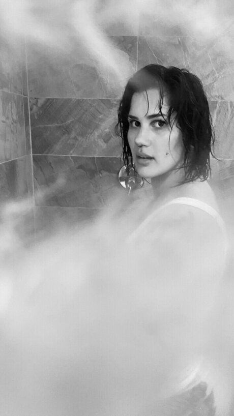 Foto di nudo di fuga di OnlyFans di Curvy Doll