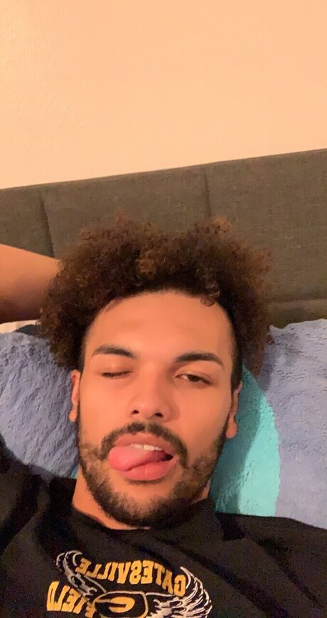 Foto di nudo di fuga di OnlyFans di Kenn
