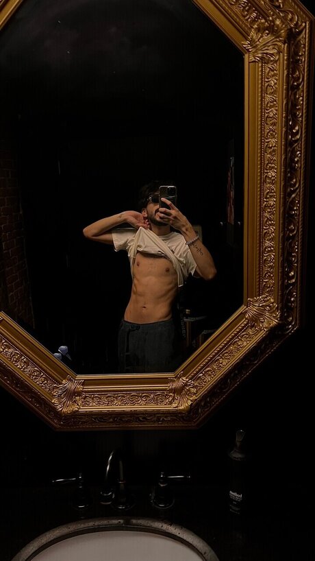 Foto di nudo di fuga di OnlyFans di Devinlovesu