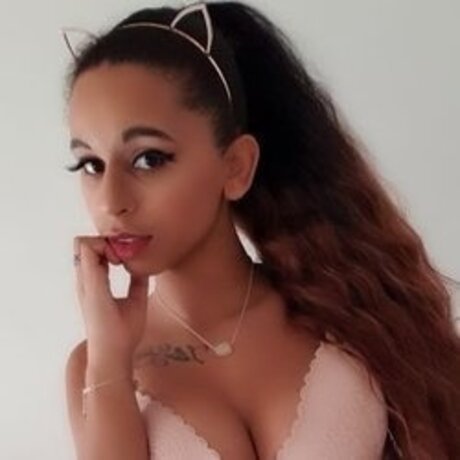 Foto di nudo di fuga di OnlyFans di Cassiopee Snow 