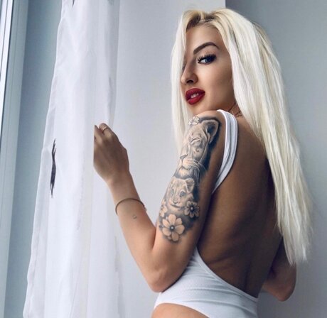 Foto di nudo di fuga di OnlyFans di Babi