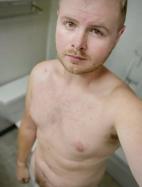 Foto di nudo di fuga di OnlyFans di Justin
