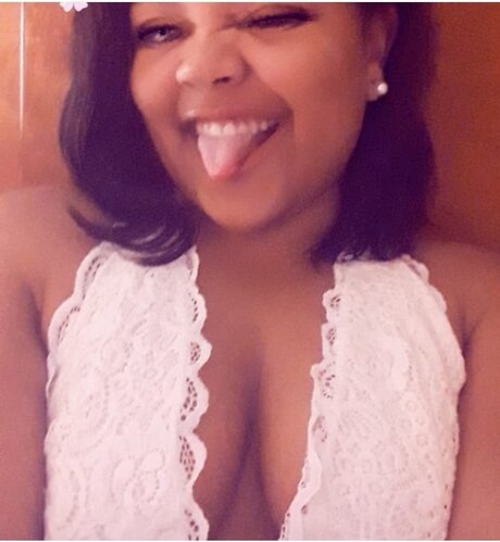Foto di nudo di fuga di OnlyFans di Goddessshy
