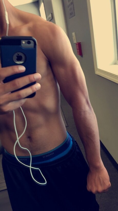 Foto di nudo di fuga di OnlyFans di Manny
