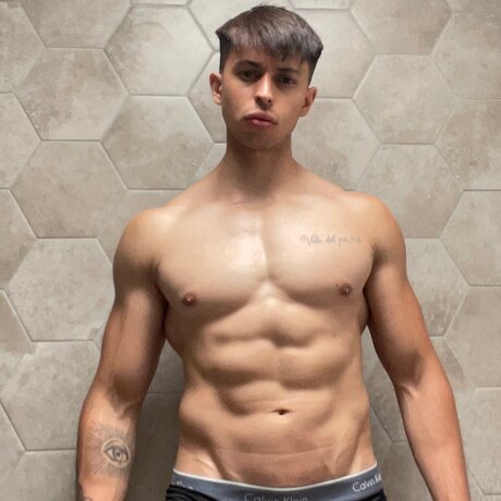 Foto di nudo di fuga di OnlyFans di Mike Fit
