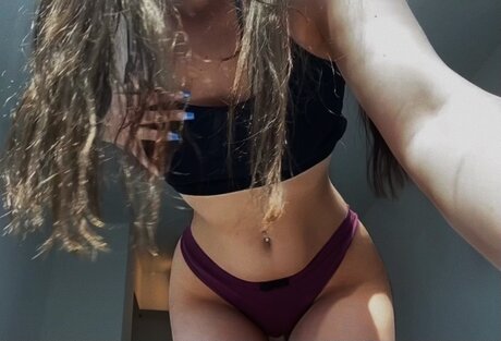Foto di nudo di fuga di OnlyFans di Riley