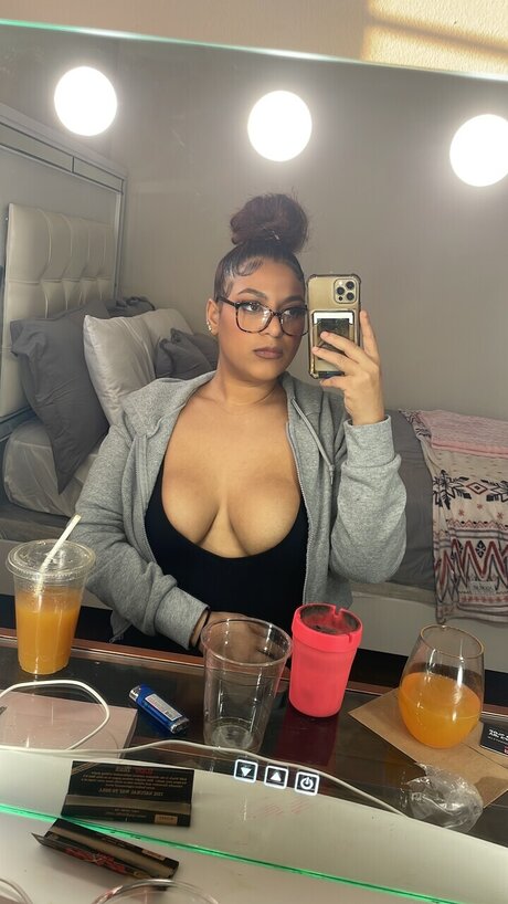 Foto di nudo di fuga di OnlyFans di Mistress Stacy