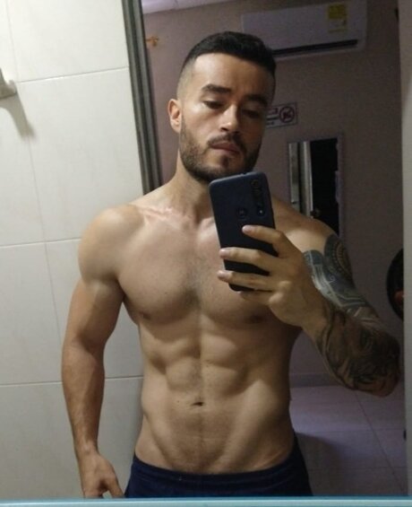 Foto di nudo di fuga di OnlyFans di David Romi