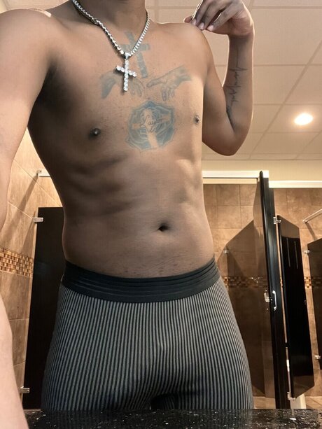 Foto di nudo di fuga di OnlyFans di Outsidegooner