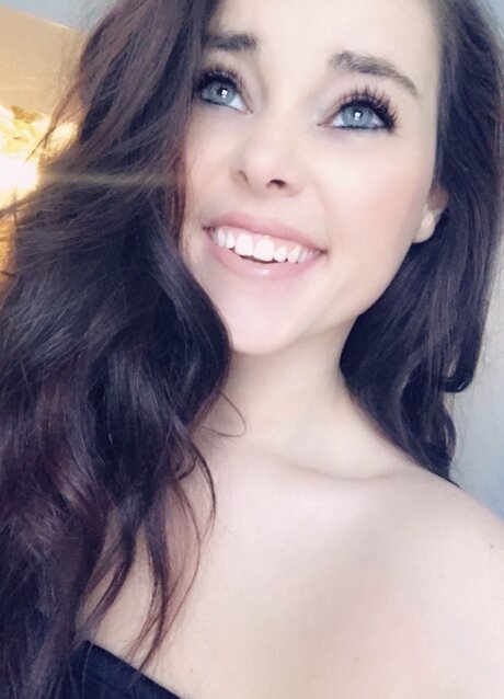 Foto di nudo di fuga di OnlyFans di Kristin Kreme