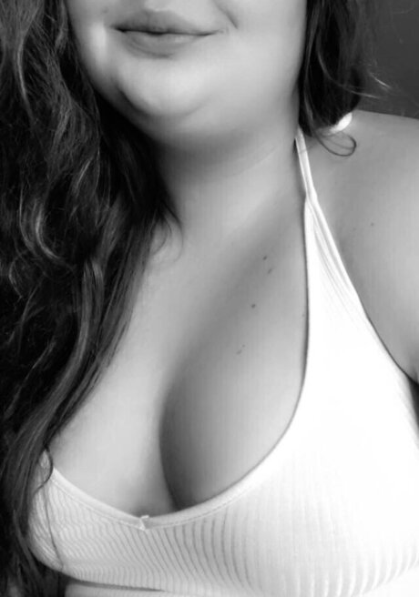 Foto di nudo di fuga di OnlyFans di Angel Cakes