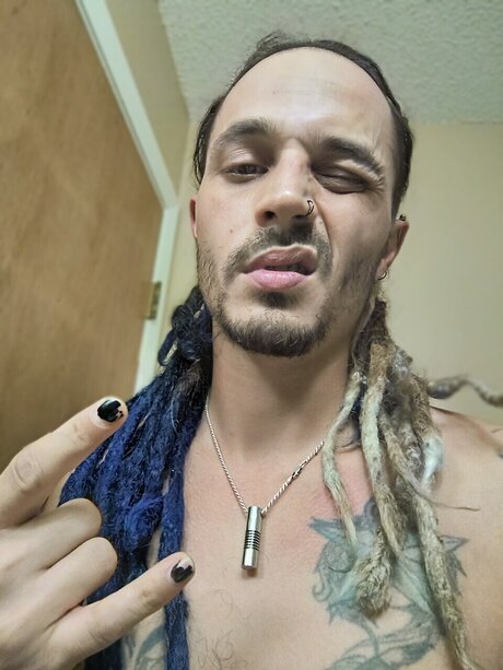 Foto di nudo di fuga di OnlyFans di Dread