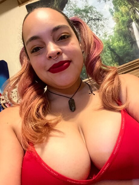 Foto di nudo di fuga di OnlyFans di Juicy Beautii 