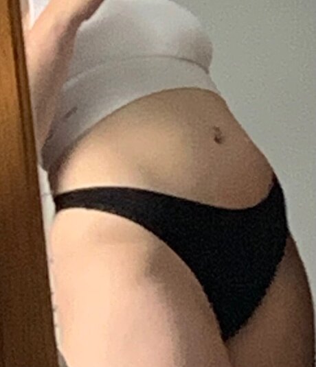 Foto di nudo di fuga di OnlyFans di Sara