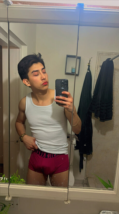 Foto di nudo di fuga di OnlyFans di Aaron