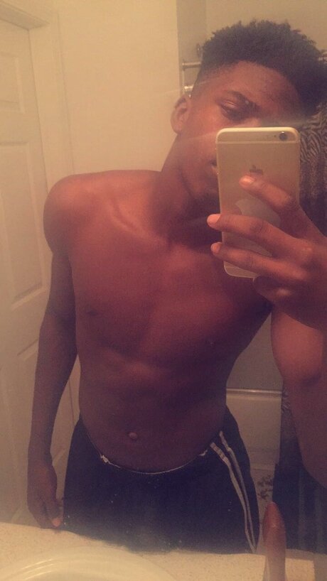 Foto di nudo di fuga di OnlyFans di Demario Evans