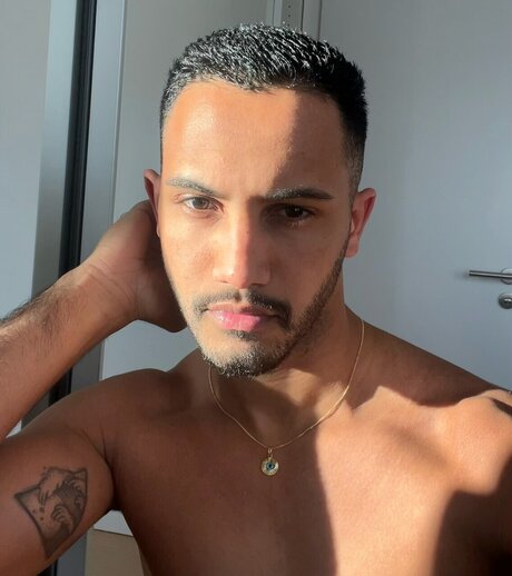 Foto di nudo di fuga di OnlyFans di Colitos