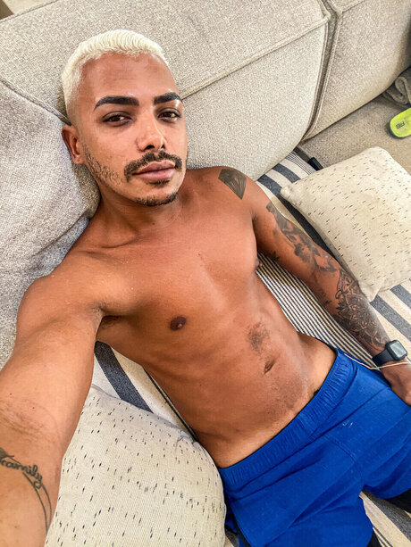 Foto di nudo di fuga di OnlyFans di  Menino Do Rio 
