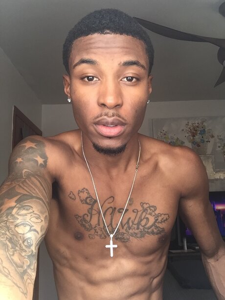Foto di nudo di fuga di OnlyFans di Ybghawk