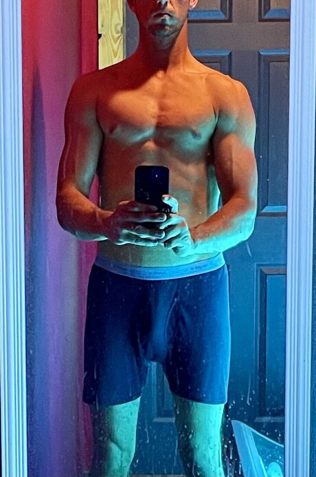 Foto di nudo di fuga di OnlyFans di Jnthnmiz