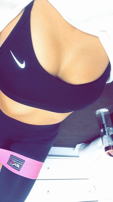 Foto di nudo di fuga di OnlyFans di Cheekygirrl