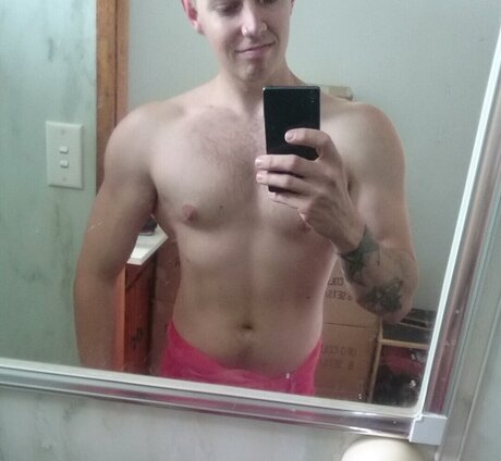 Foto di nudo di fuga di OnlyFans di Josh