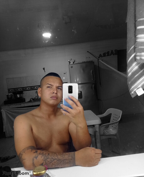 Foto di nudo di fuga di OnlyFans di Rey David