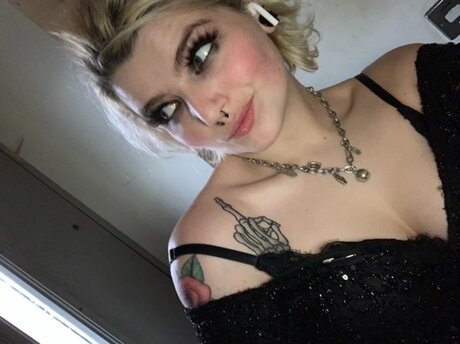 Foto di nudo di fuga di OnlyFans di Punkbunny 