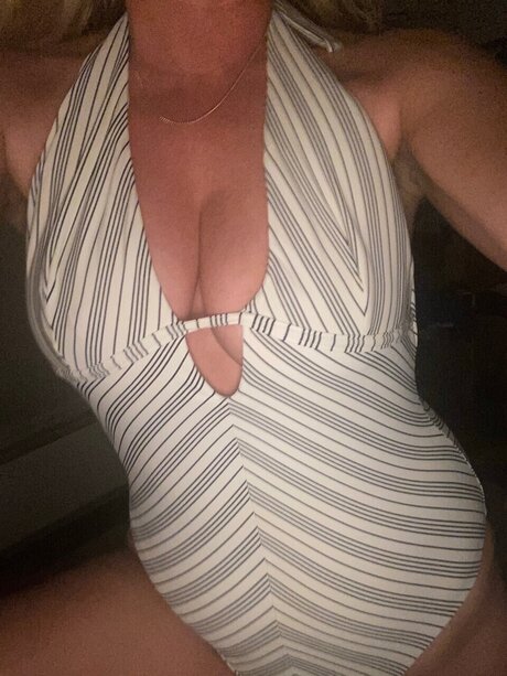 Foto di nudo di fuga di OnlyFans di Helenaclara