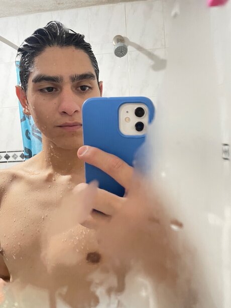 Foto di nudo di fuga di OnlyFans di Kenneth